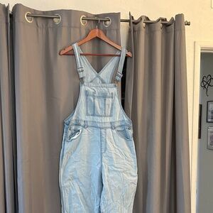 Universal Thread Light Wash Denim Overalls